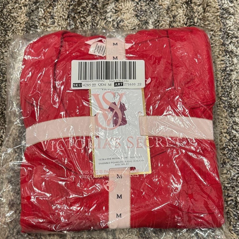 Victoria's Secret Scarlet Sleepwear